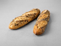 Pain type baguette issu d'une farine de blé blanche au pur levain naturel au multigraines