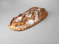 Grand pavé issu d'une farine de blé blanche au pur levain naturel
