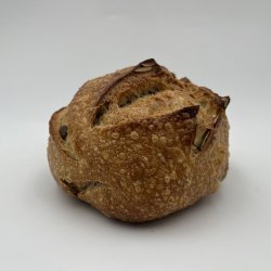 Petit pain blanc aux graines de courges non moulé au pur levain naturel